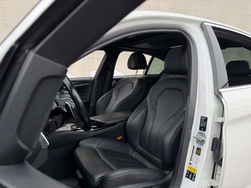 Used 2019 BMW 530i xDrive 530i xDrive image 25