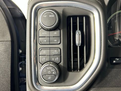 Used 2022 Chevrolet Silverado 2500 LTZ w/ LTZ Premium Package image 29