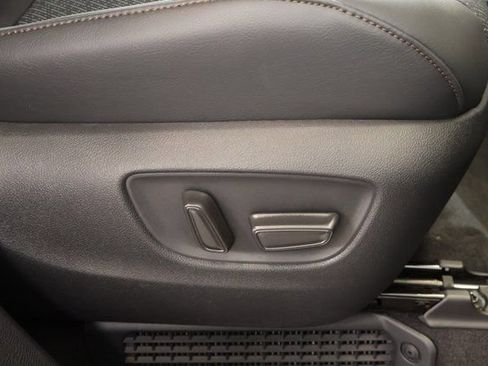 New 2026 Toyota Sienna Platinum AWD/4WD image 28