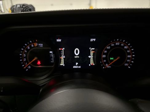 Used 2025 Jeep Gladiator Rubicon image 12