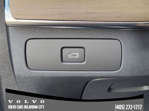 New 2026 Volvo XC90 B6 Plus w/ Protection Package Premier image 21