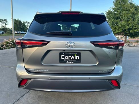 Used 2026 Toyota Highlander Limited AWD/4WD image 6