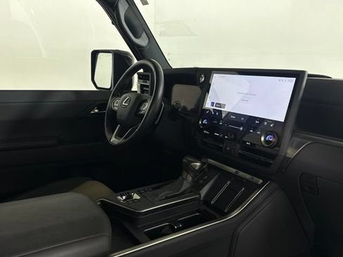 Used 2024 Lexus GX 550 AWD/4WD image 18