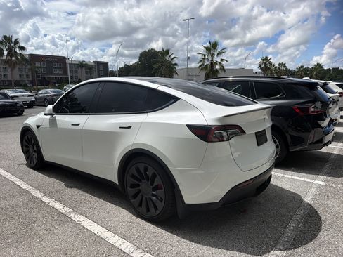 Used 2022 Tesla Model Y Performance AWD/4WD image 3