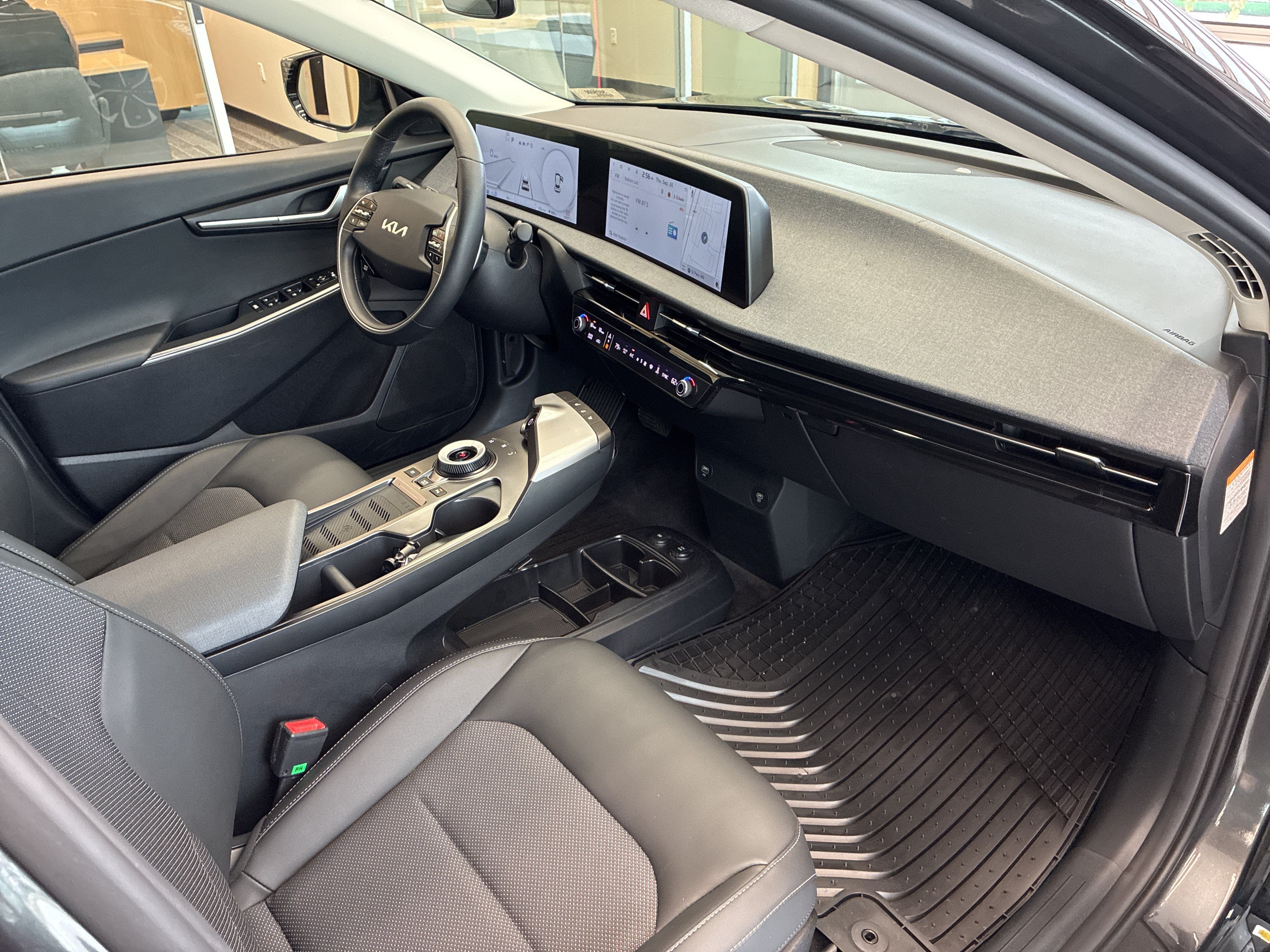 Used 2024 Kia EV6 Light AWD/4WD image 17