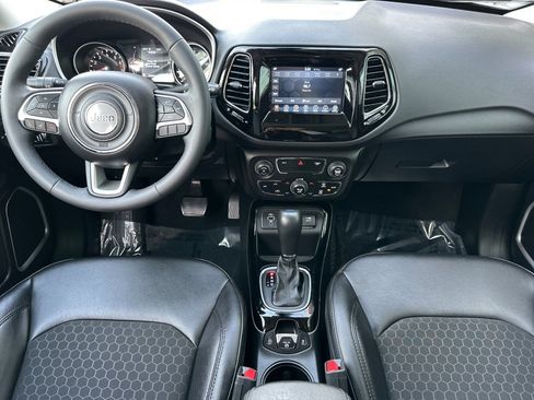 Used 2021 Jeep Compass Latitude image 6