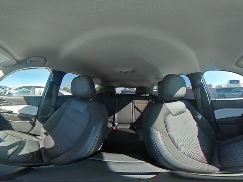 Used 2025 Chevrolet Trax LT FWD image 42