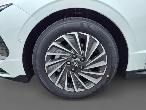 New 2026 Hyundai Sonata Limited image 9