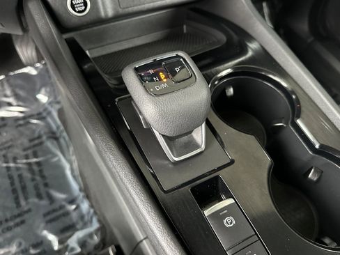 Used 2022 Nissan Rogue SV image 23