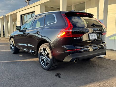 Used 2021 Volvo XC60 T6 Momentum w/ Premium Package AWD/4WD image 3