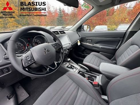 Used 2025 Mitsubishi Outlander Sport SE AWD/4WD image 11