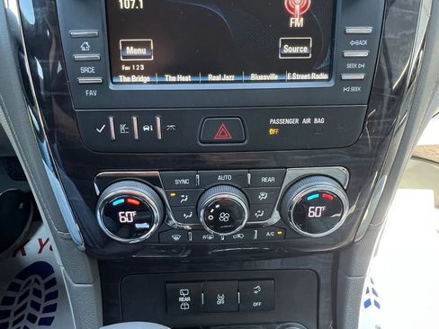 Used 2017 Buick Enclave Convenience FWD image 16