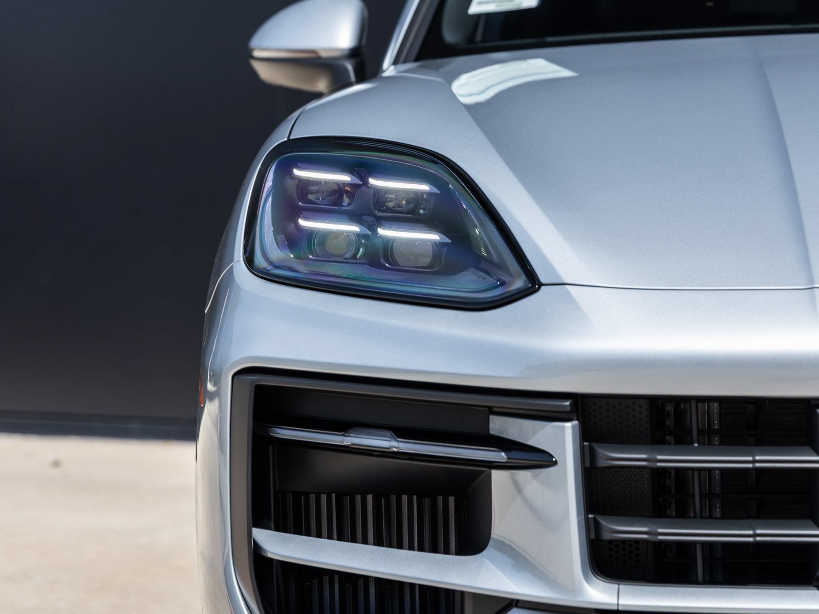 Certified 2026 Porsche Cayenne E-Hybrid Coupe AWD/4WD image 21