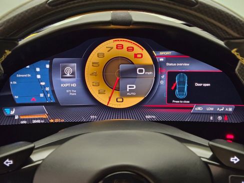 Used 2022 Ferrari Roma RWD image 36