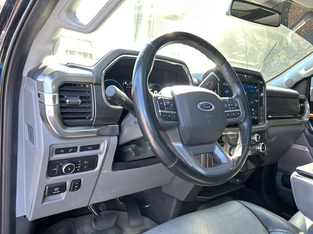 Used 2022 Ford F150 Lariat RWD image 10