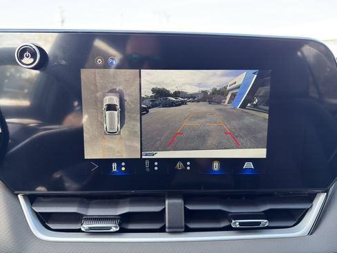 New 2026 Chevrolet Equinox LT w/ Convenience Package II AWD/4WD image 26