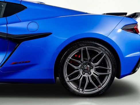 Used 2024 Chevrolet Corvette Z06 image 18