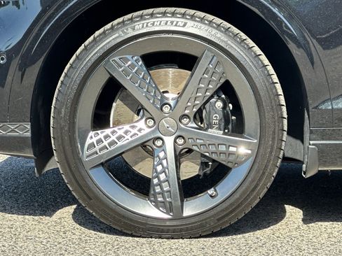 Used 2023 Genesis GV70 2.5T w/ Sport Prestige Package image 28