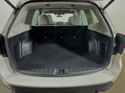 Used 2022 Subaru Forester Premium AWD/4WD image 32
