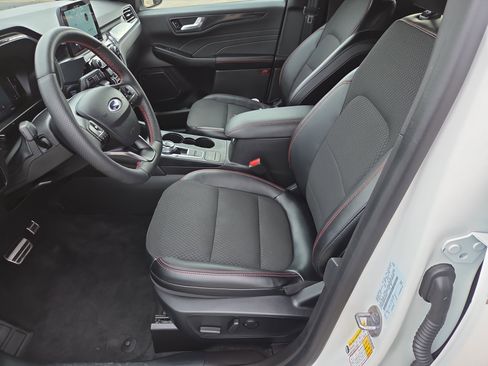 Used 2024 Ford Escape ST-Line Select image 5