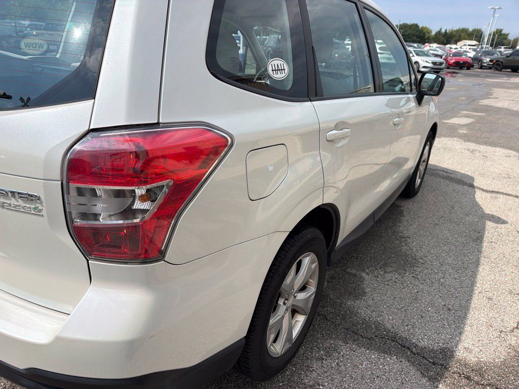 Used 2015 Subaru Forester 2.5i w/ Alloy Wheel Package AWD/4WD image 5