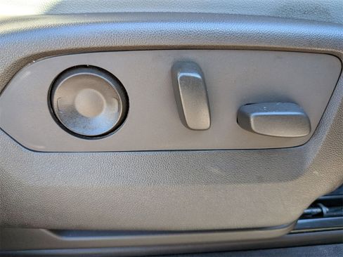 Used 2021 Chevrolet Tahoe LT w/ LT Signature Package image 40