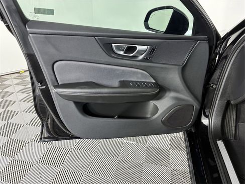 Used 2024 Volvo S60 B5 Plus image 17
