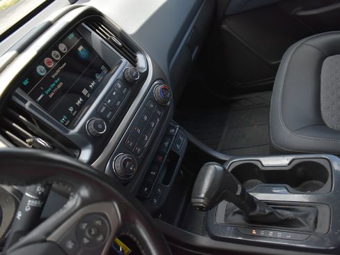 Used 2017 Chevrolet Colorado Z71 AWD/4WD image 24