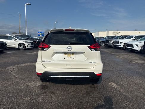 Used 2019 Nissan Rogue SV w/ Premium Package AWD/4WD image 4