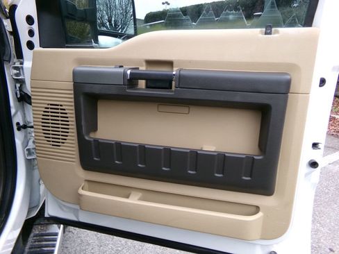 Used 2012 Ford F350 Lariat w/ Lariat Interior Pkg image 16