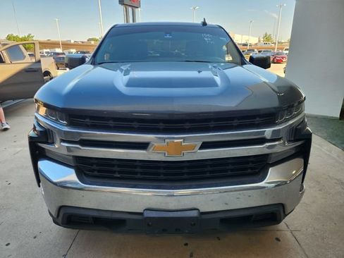 Used 2020 Chevrolet Silverado 1500 LT RWD image 2