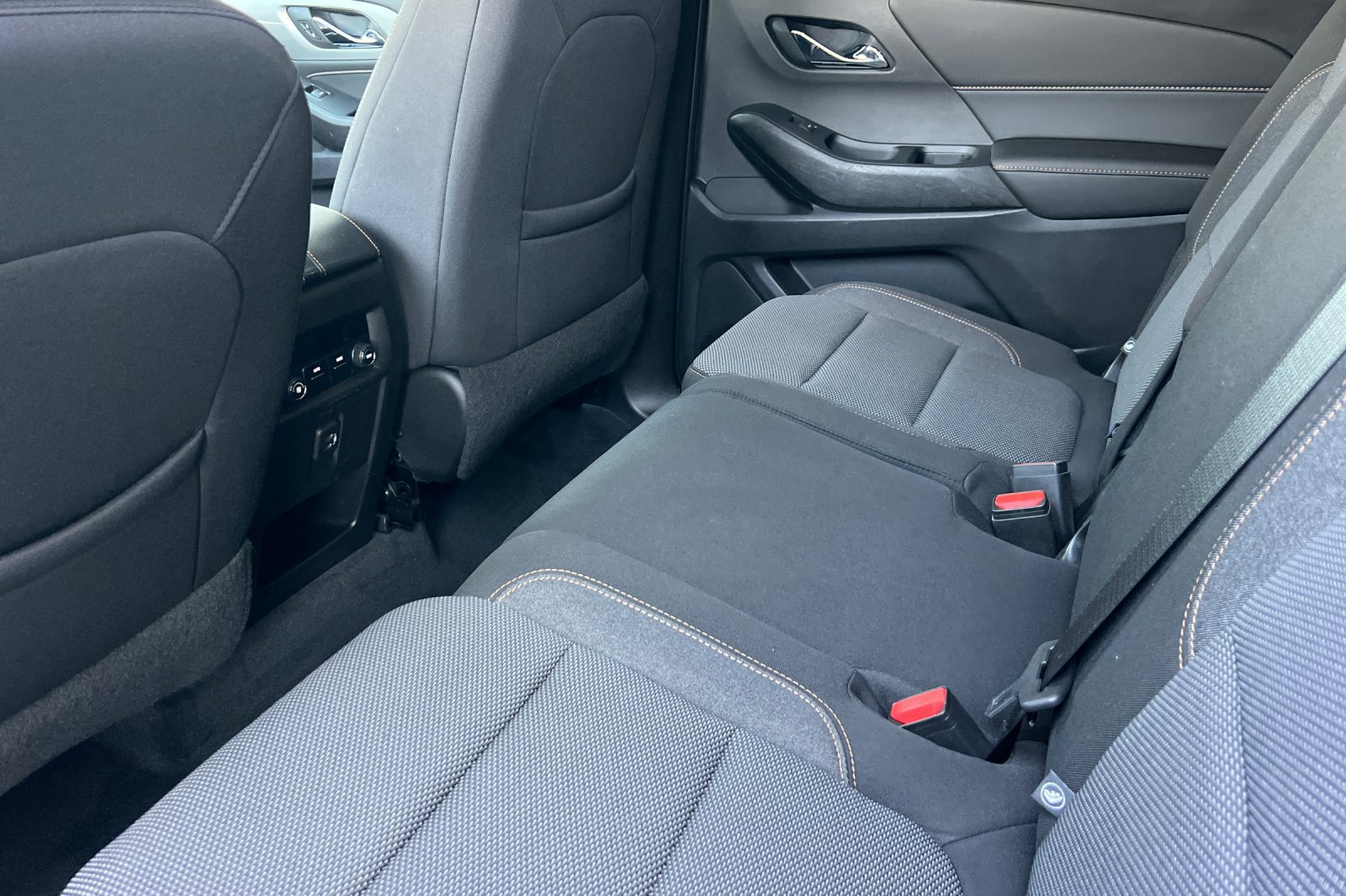 Used 2021 Chevrolet Traverse LS AWD/4WD image 16