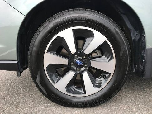 Used 2017 Subaru Forester 2.5i Limited image 12