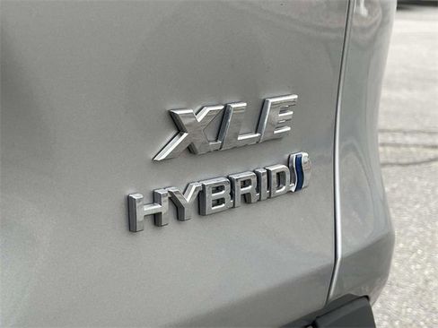 Used 2023 Toyota RAV4 XLE Premium image 12
