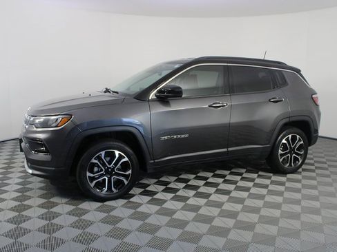 Used 2022 Jeep Compass Limited image 2