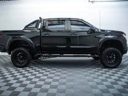 Used 2023 Chevrolet Silverado 1500 RST w/ Z71 Off-Road Package AWD/4WD image 4