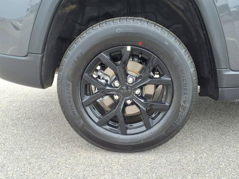 New 2025 Jeep Grand Cherokee 4WD image 10