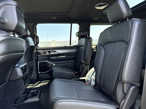 New 2026 Jeep Grand Wagoneer Limited AWD/4WD image 31