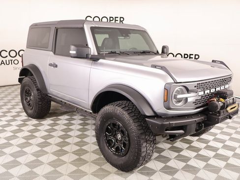 Used 2022 Ford Bronco Badlands w/ Sasquatch Package image 1