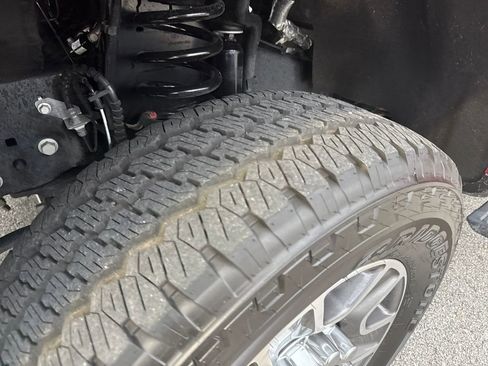 Used 2026 Ford F350 Lariat w/ FX4 Off-Road Package image 18