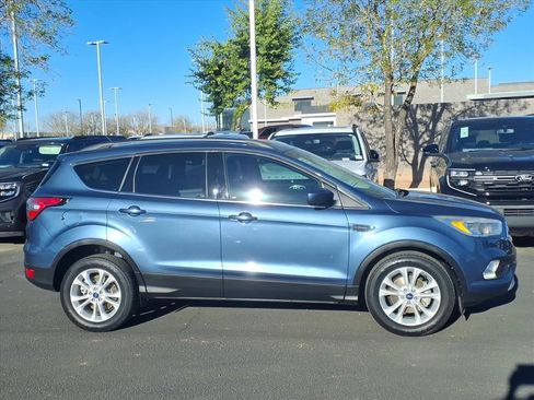 Used 2018 Ford Escape SE image 3