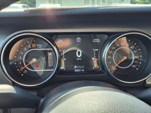 Used 2019 Jeep Wrangler Sport AWD/4WD image 16