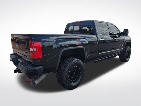 Used 2015 GMC Sierra 2500 Denali w/ Duramax Plus Package AWD/4WD image 9