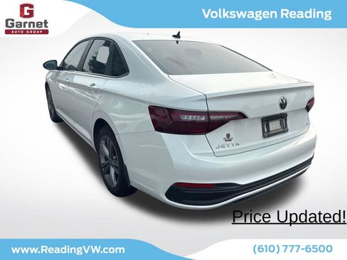 Used 2023 Volkswagen Jetta SE FWD image 3
