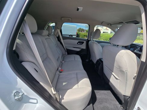 Used 2025 Nissan Rogue SV FWD image 30