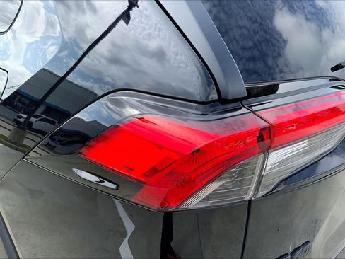 Used 2024 Toyota RAV4 XLE Premium image 28