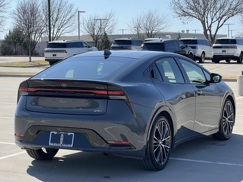 Used 2023 Toyota Prius XLE image 9