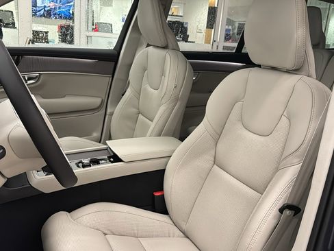 New 2026 Volvo XC90 T8 Ultra w/ Protection Package Premier image 23