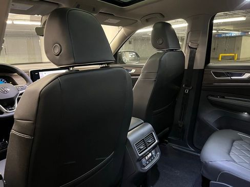 New 2026 Volkswagen Atlas SEL Premium R-Line image 24