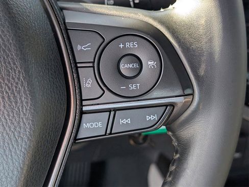 Used 2023 Toyota Camry SE image 17